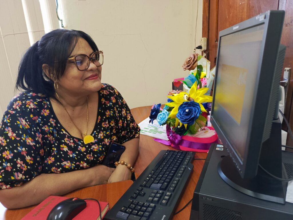 photo_4922715395706260261_w