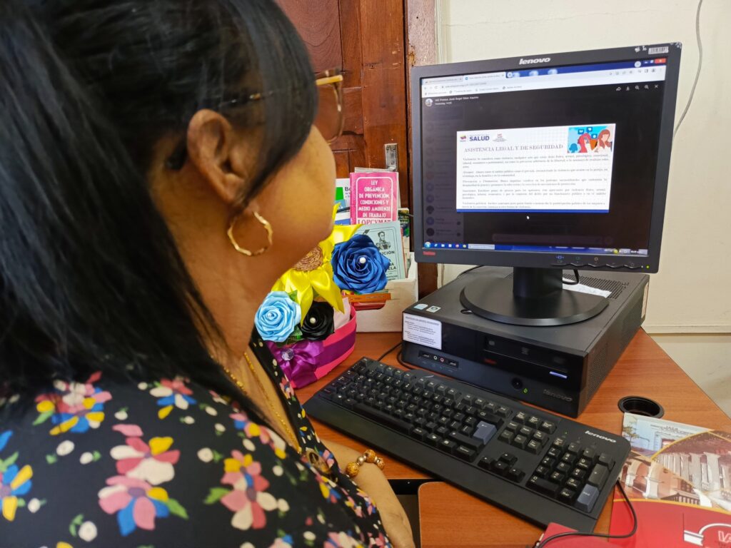 photo_4922983715198143284_w