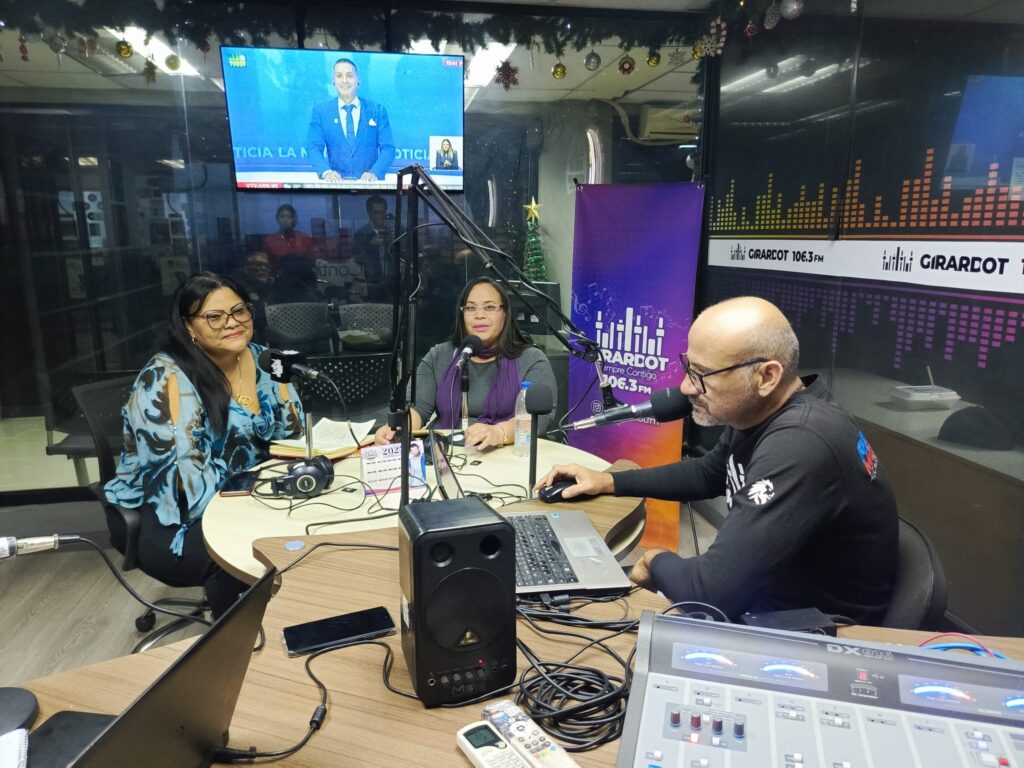 photo_4927218995333630787_w