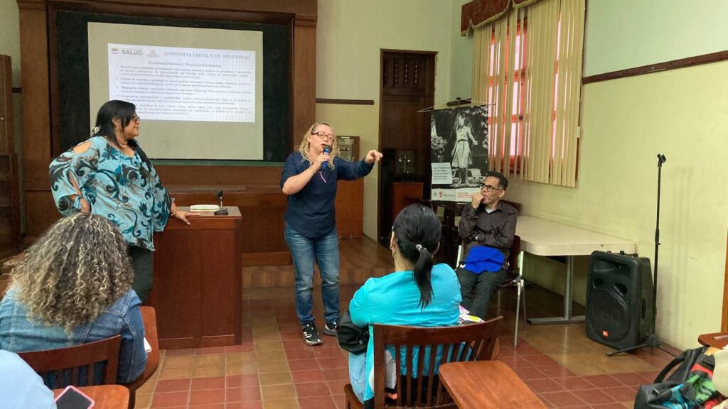 photo_4985740132354820913_y