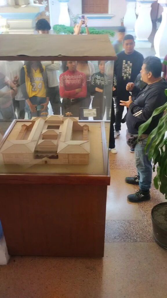 photo_5030638169984011051_y