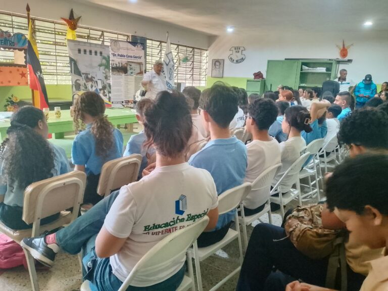 photo_5179348908642077742_y