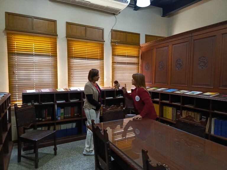 photo_4927008623540505533_w