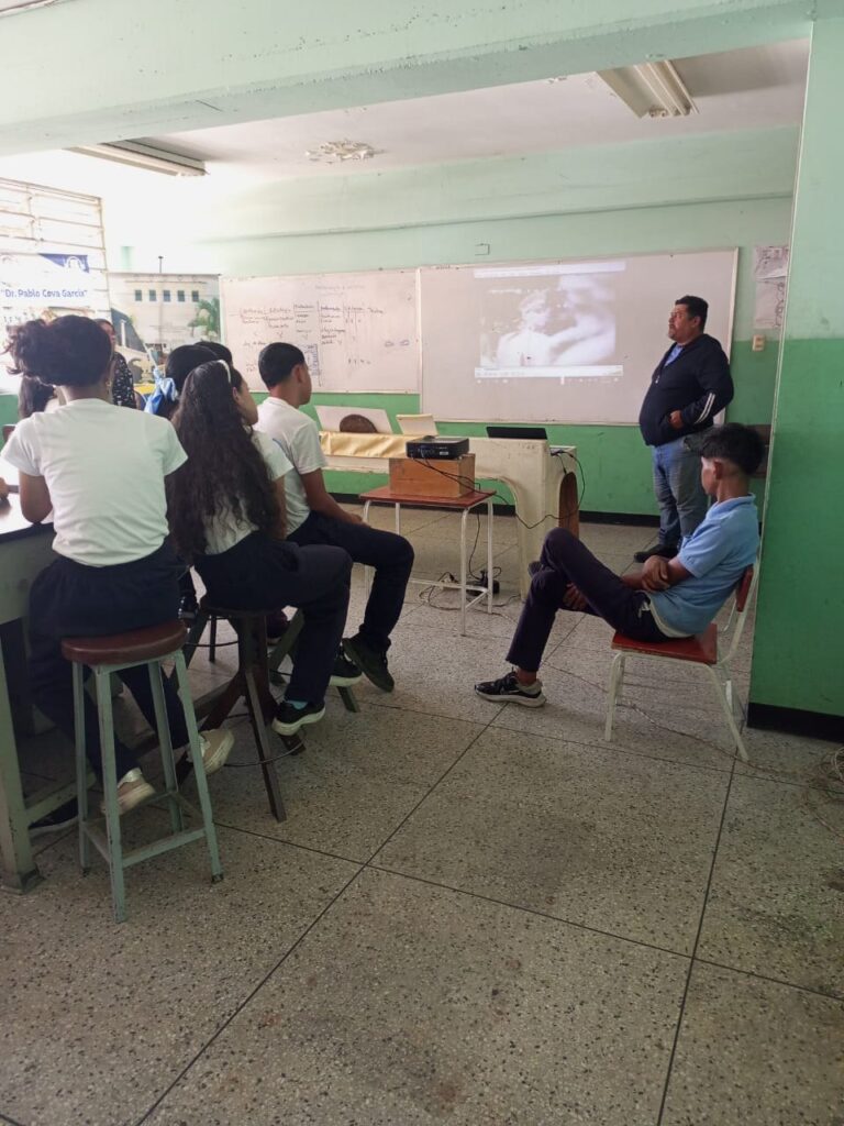 photo_4927008623540505586_y