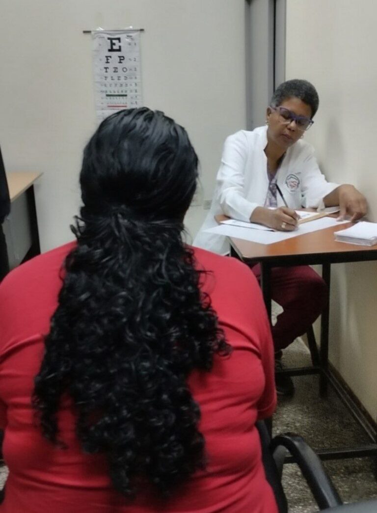 photo_4956745160326843321_y