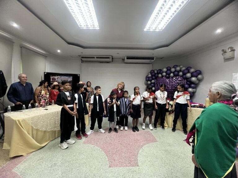 photo_4969783104784501655_y