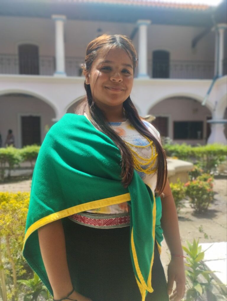 photo_4969783104784501660_y