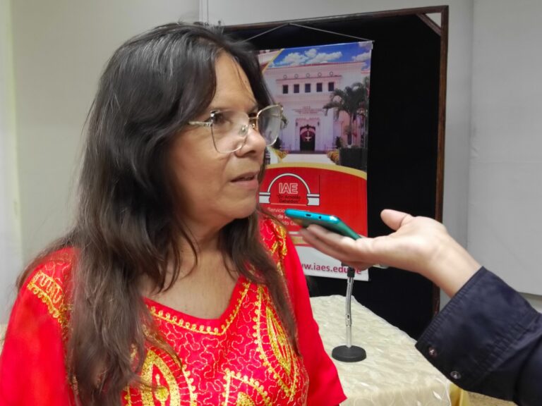 photo_4969783104784501669_w