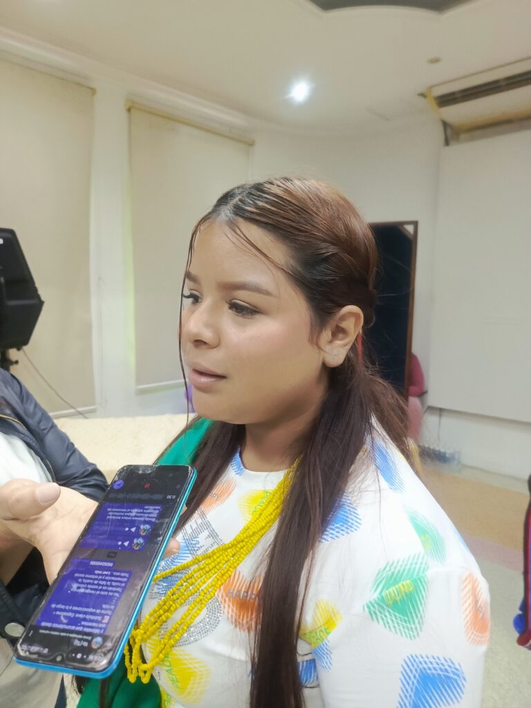 photo_4969783104784501671_w