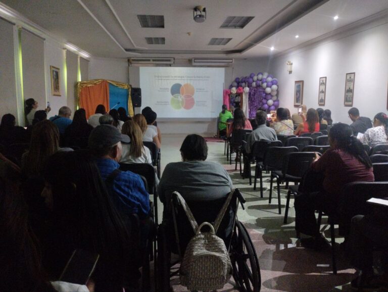 photo_5005939367842876600_y