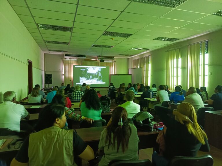 photo_5005939367842876641_w