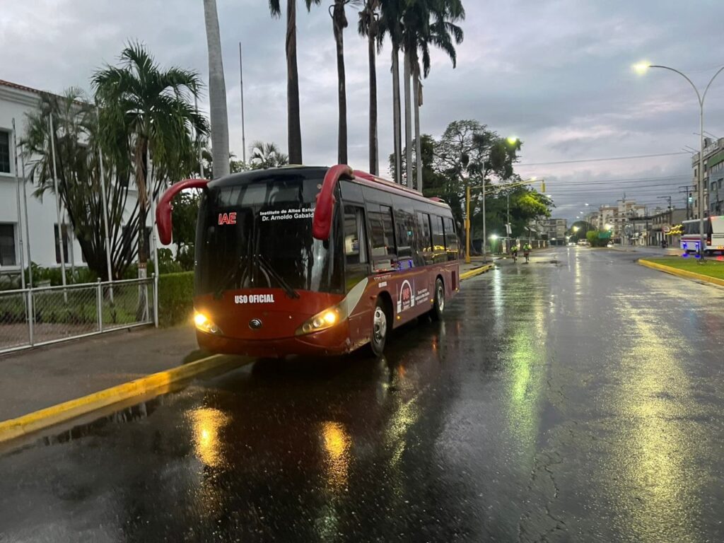Con sentido humanista y justicia social: el SAIAE inicia ruta de transporte para su clase trabajadora