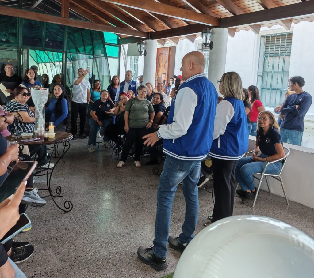 Autoridades del IAE «Dr. Arnoldo Gabaldon» dieron la bienvenida a sus trabajadores